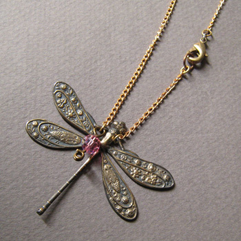 necks_odonata